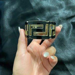 Black and Gold Clutch Bracelet